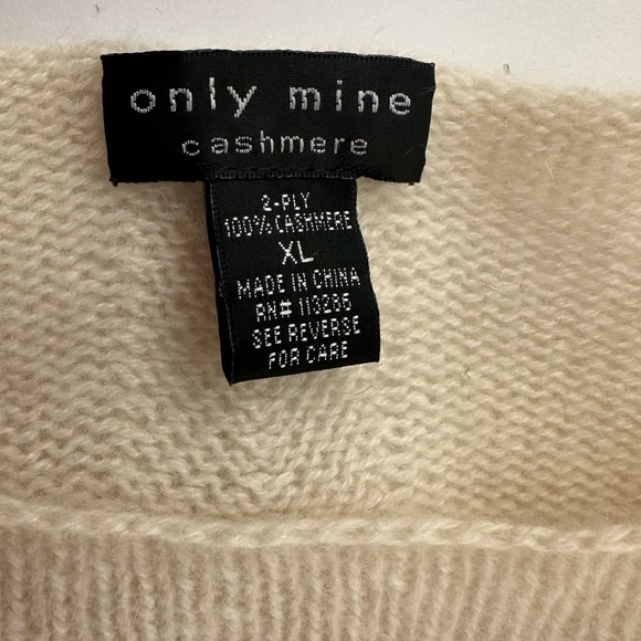 100% 2-ply Cashmere Boat Neck Sweater, Size L - Picture 4 of 5